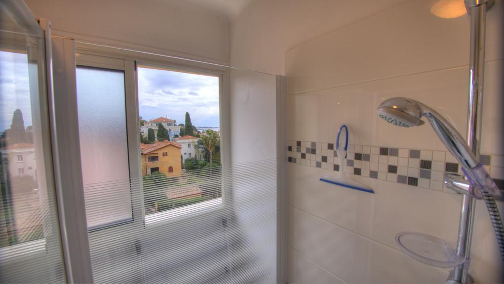 Beau 2 Pieces 3 Etoiles Vue Mer Garage Prive 150M Plages Wifi Канны Номер фото
